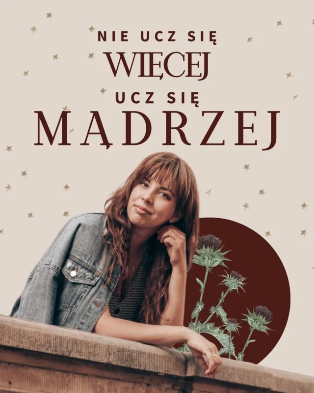 Kto tak nie miał? Uczymy się teorii, wkuwamy zasady gramatyczne, biernie czytamy i słuchamy... a praktyka leży 💔

Ale ćwiczenia „na żywca”, konkretne, sensowne, osadzone w kontekście, mogą Cię uratować 😉 To nie tylko typowe zadania pisemne, „uzupełnianki” (które oczywiście też mają swoje zalety), ale również dialogi, odpowiedzi na pytania, gdzie faktycznie musisz wykorzystać swoją wiedzę. Trzeba tu mocno wysilić szare komórki, ale takie ćwiczenia to pierwszy krok w stronę płynnego używania języka w prawdziwym życiu. Trzymając się tej zasady stworzyłam m.in. kurs Wehikuł Czasów 📔🕰️

Zobacz na slajdzie 5, co napisała o tym jedna z osób, która przeszła tę samą drogę. Może to też Twoja historia?

Czytasz i myślisz: to o mnie? Zostaw 🖐, żebym wiedziała, że też przez to przechodziłeś/aś.

#angielski #naukaangielskiego #językangielski