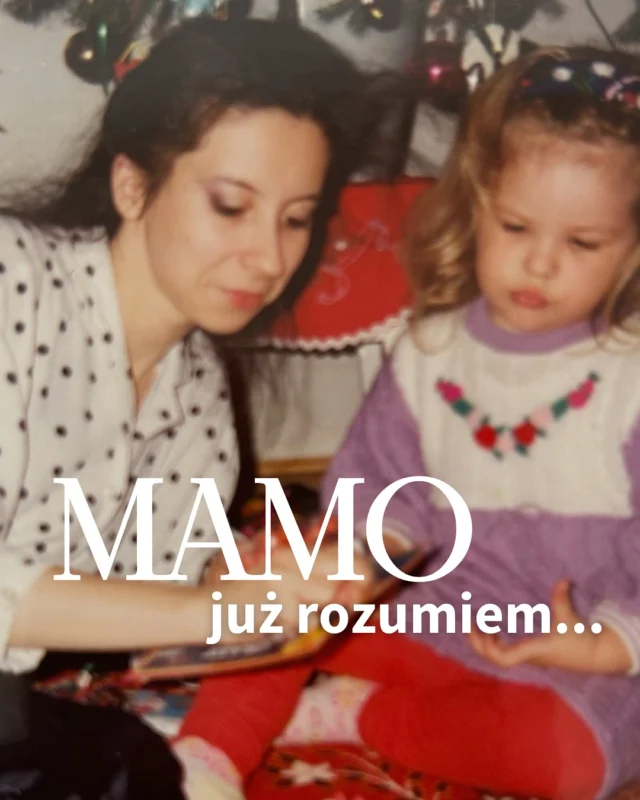 Wstyd się przyznać, ale kiedyś myślałam, że bycie mamą to taka naturalna, zwykła rzecz - od zawsze kobiety były matkami, więc to nie może być niesamowicie trudne.

O naiwności! Musiałam sama zostać mamą, żeby uświadomić sobie, co czuje moja własna (i pewnie każda) mama. Ogrom zupełnie nowej miłości i... zupełnie nowych zmartwień. Zupełnie wyjątkowe doświadczenie, które trudno opisać słowami.

It really does take a superhero! 🦹‍♀️

Wszystkiego najlepszego dla wszystkich mam! 🤎