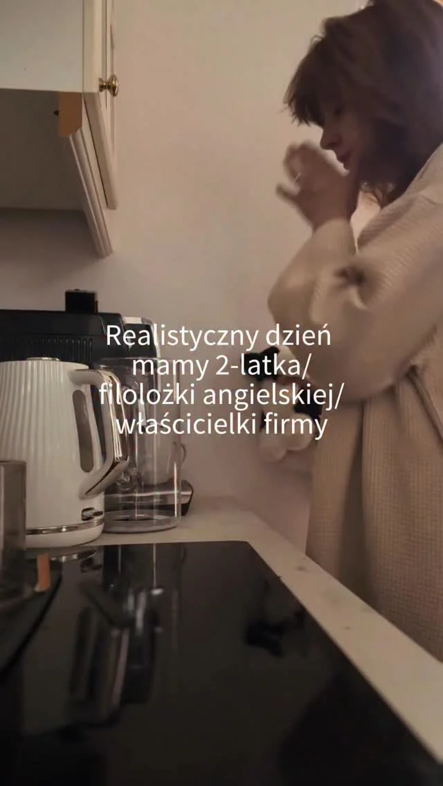 Realistyczny, choć z ogromnym ułatwieniem! Mój synek ma wakacje, a moja mama i siostra wyjątkowo wpadły, żeby pomóc mi w opiece. W takie dni do pracy siadam dopiero pod wieczór, gdy mój mąż wraca z pracy. Tym razem mój main goal to sprawdzenie prac uczniów z serwera Wyprawa na C1 oraz praca nad kursem CAE (będzie już niedługo, I promise!)

#angielski #naukaangielskiego #językangielski #nauczycielka